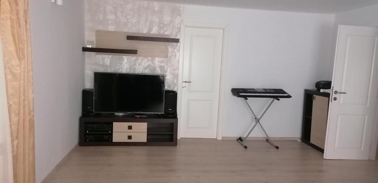 Casa Aris Lepsa Vrancea Hotel Екстериор снимка