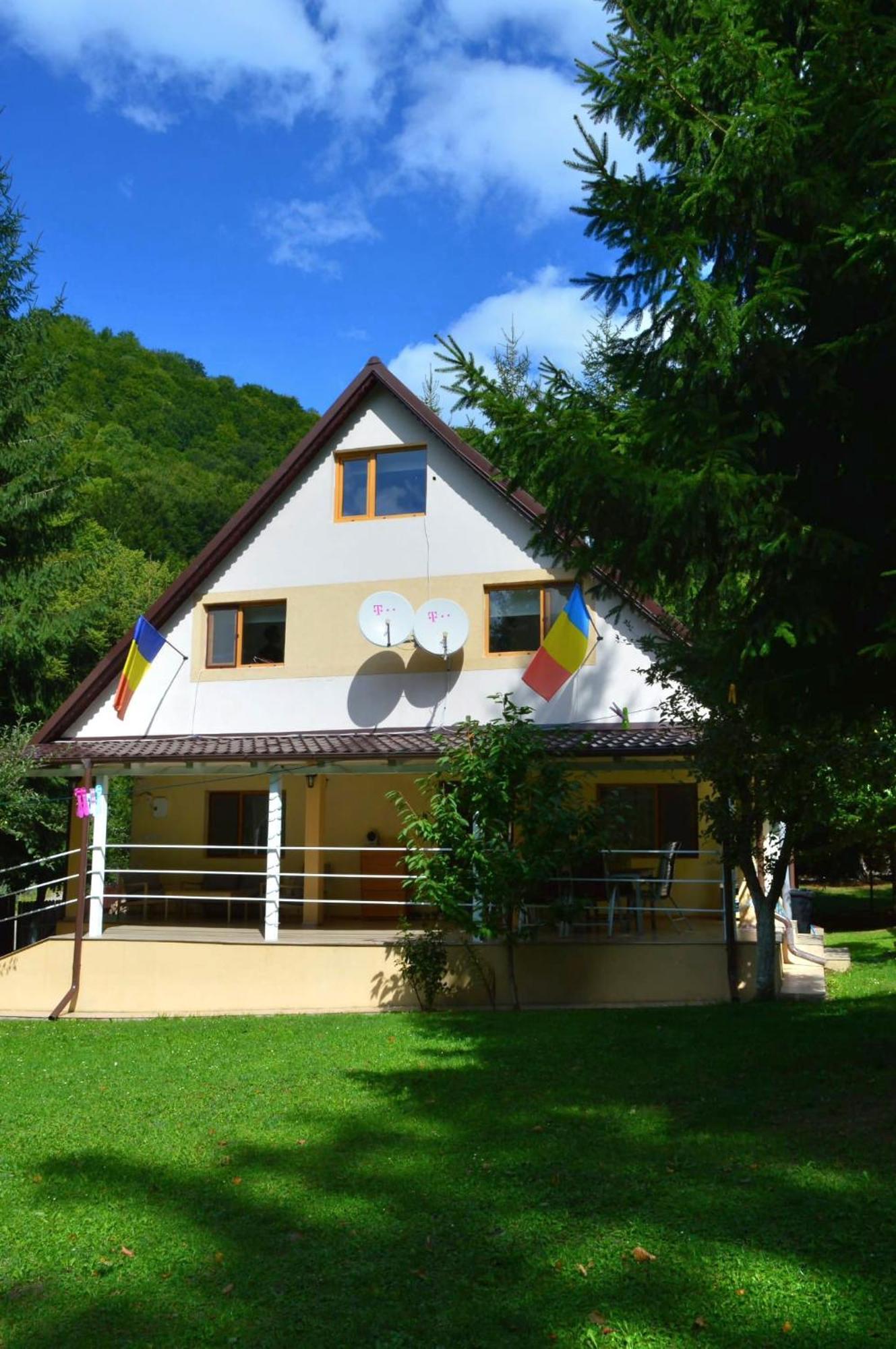 Casa Aris Lepsa Vrancea Hotel Екстериор снимка