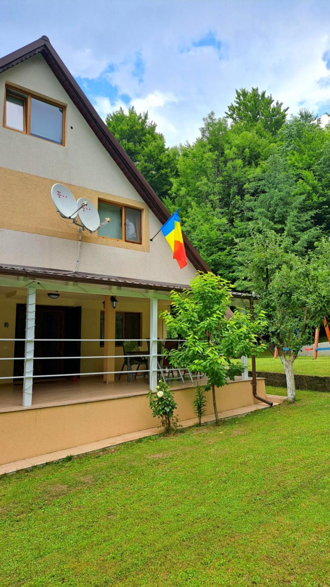 Casa Aris Lepsa Vrancea Hotel Екстериор снимка