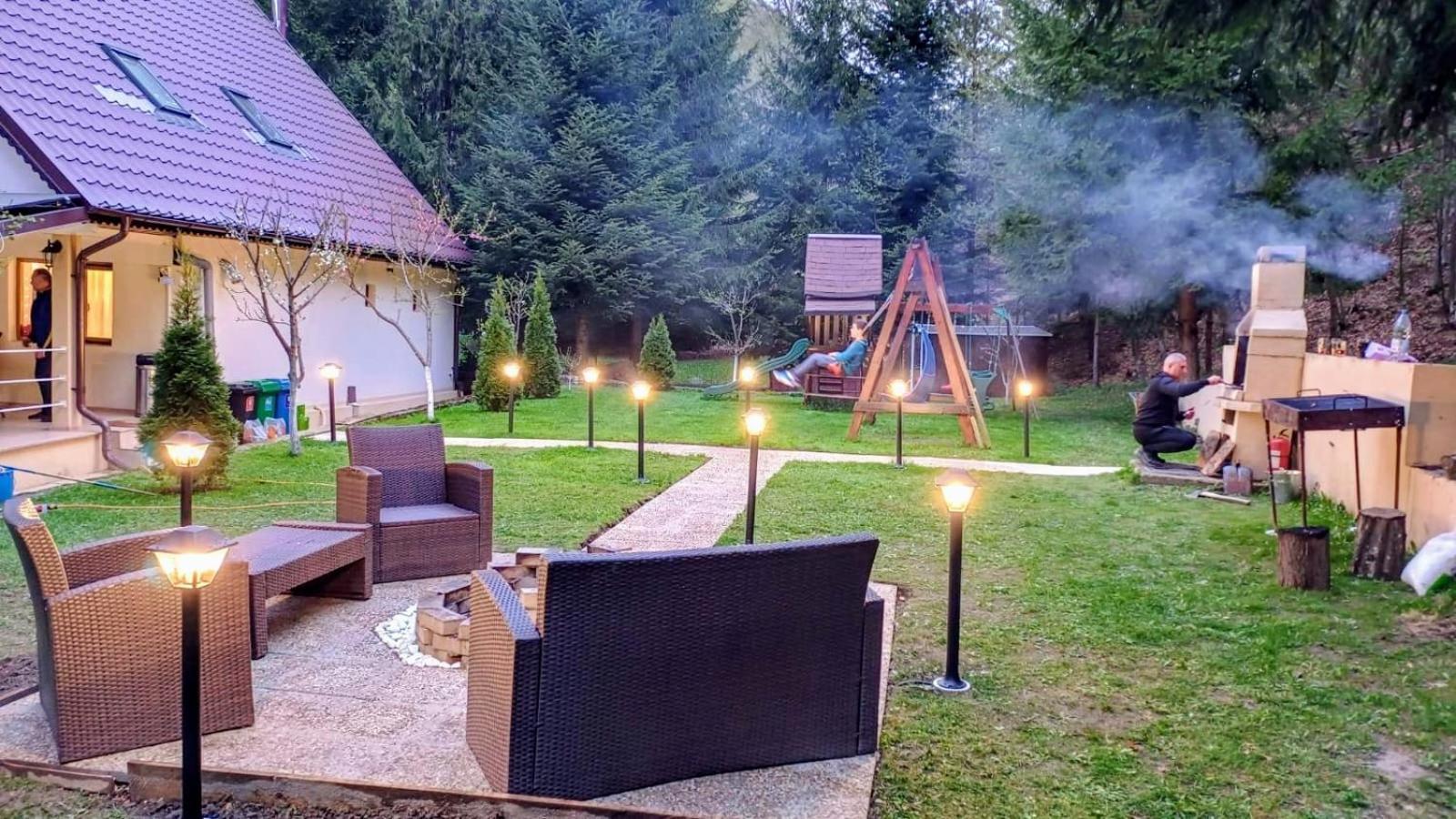Casa Aris Lepsa Vrancea Hotel Екстериор снимка